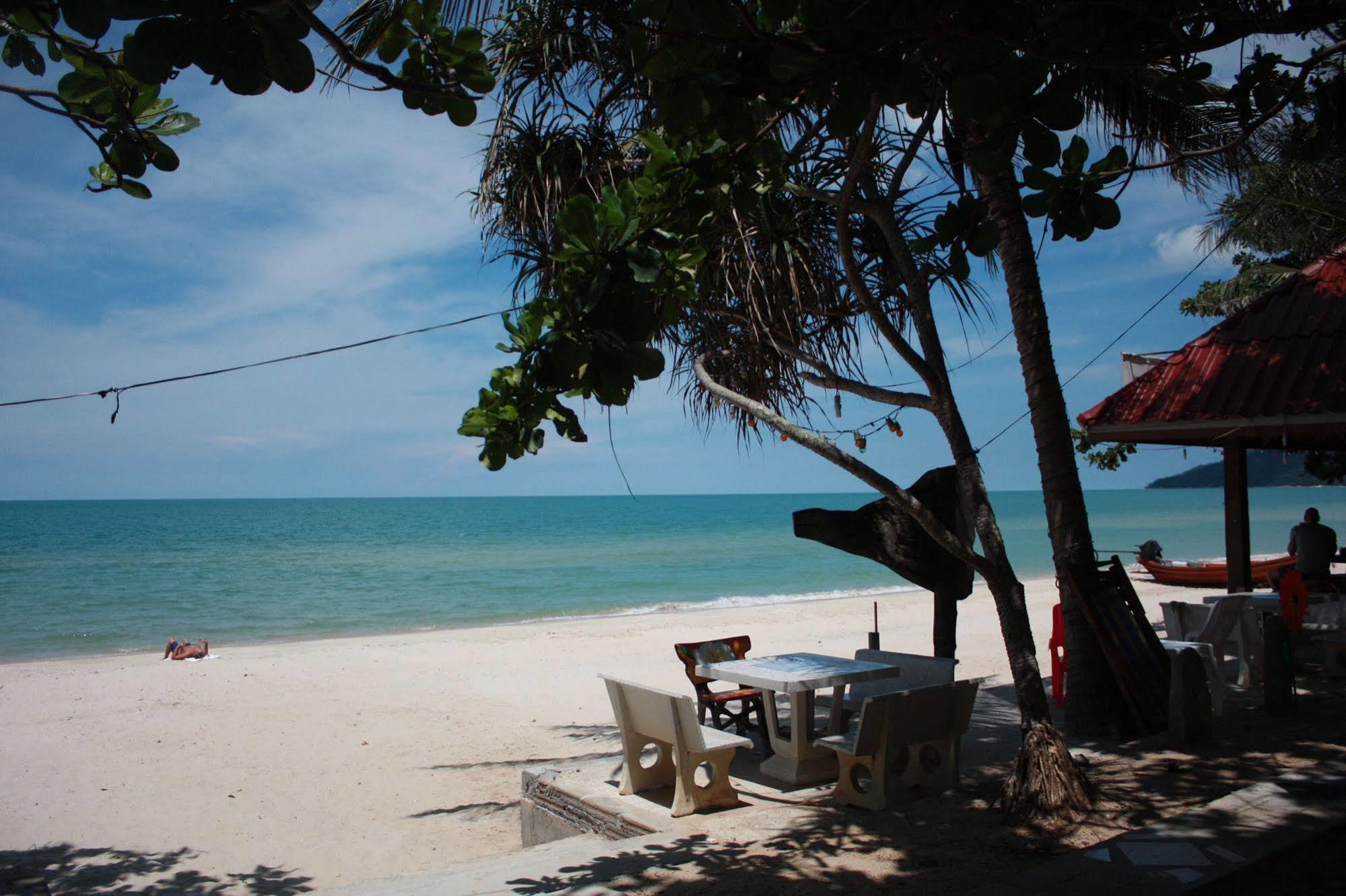 Phuphat Beach Hotel Khanom Exterior photo