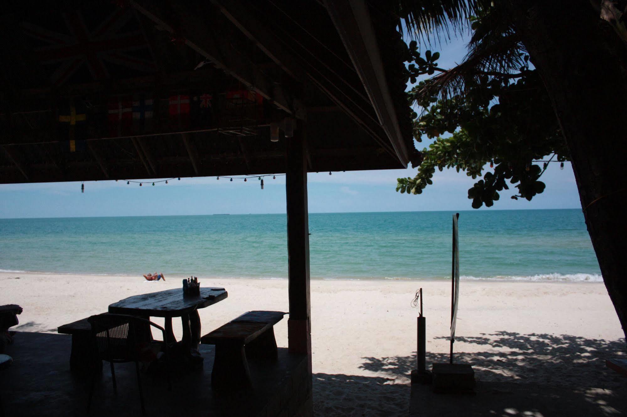 Phuphat Beach Hotel Khanom Exterior photo