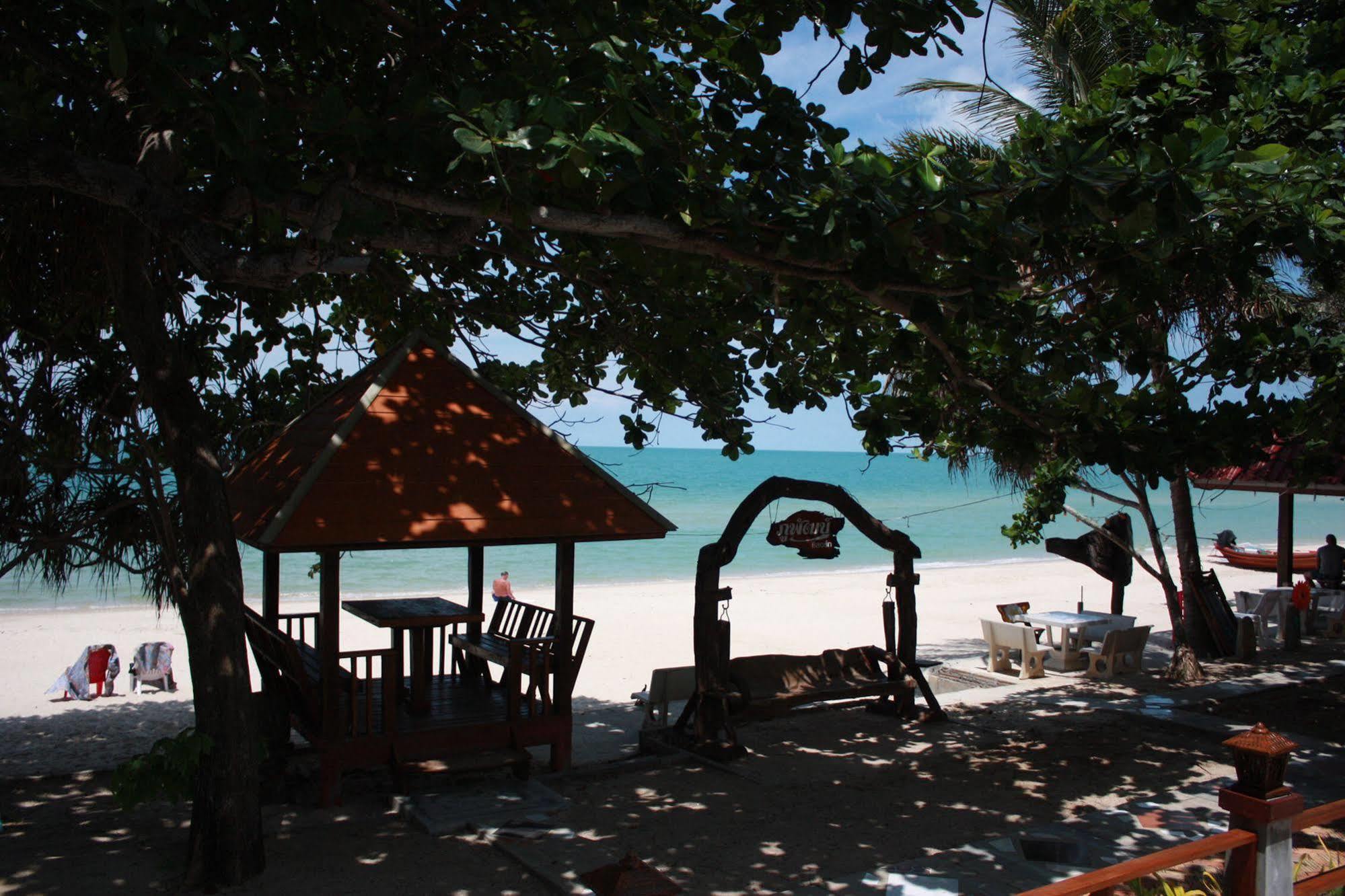 Phuphat Beach Hotel Khanom Exterior photo